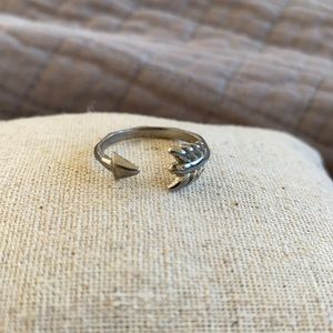 Stella & Dot Silver Arrow Ring